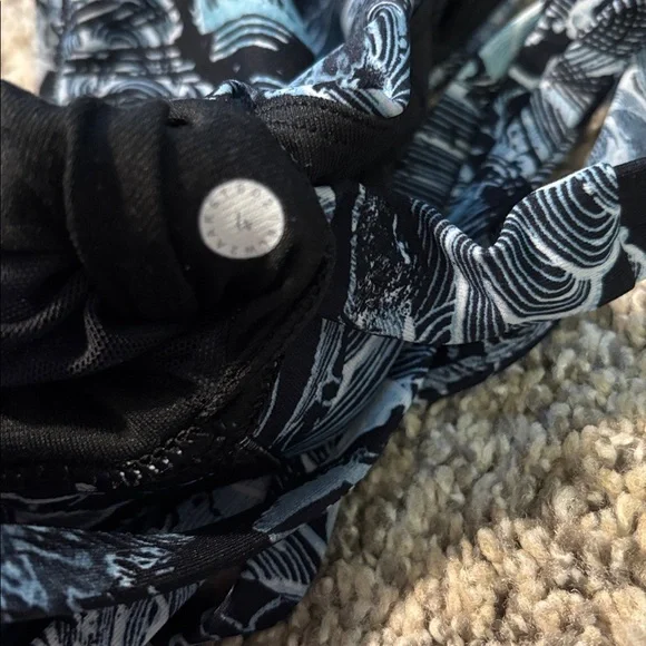 Lululemon Energy Sports Bra size 4 - Picture 4 of 4